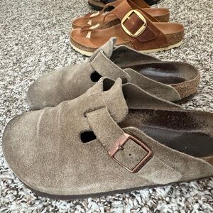 Birkenstock Boston Clog Suede in Taupe